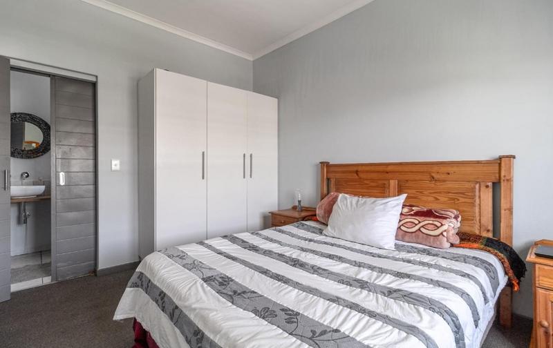 1 Bedroom Property for Sale in Claremont Western Cape